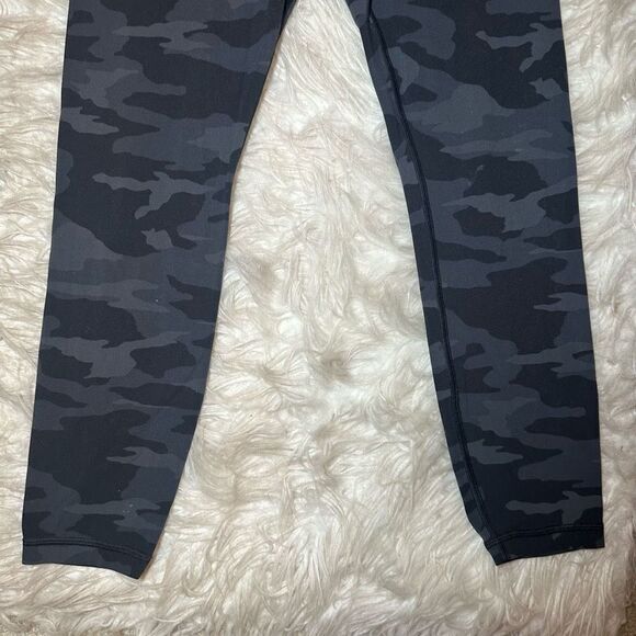 Athleta Elation Camo 7/8 Tight - Picture 5 of 10
